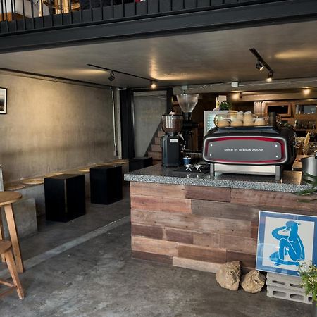 Once In A Blue Moon Cafe And Hostel Chiang Mai Exterior foto